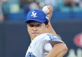 [フォト] チェ・ウォンテ、秋の香りを吸い込みながらストレートな言葉