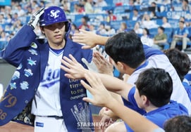 [Foto] Lee Jae-hyun: «El traje de fiesta para jonrones, el ajuste es espectacular»