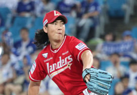 [Photo] Moon Seung-won, long hair flowing