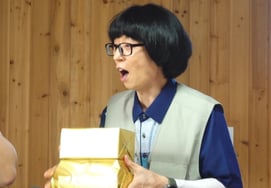 キム・グァンギュ、ユ・ジェソクの誕生日プレゼントに『金色の包装』..ジュウジェ「社会生活はどこまで.." [遊んだら何するの]