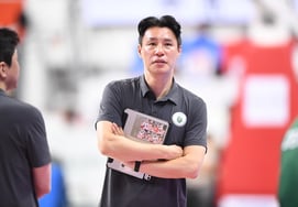 Samsung signs veteran coach Jin Kyung-seok to assist head coach Kim Sang-sik