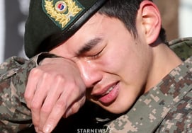 Sau khi xuất ngũ, Yoo Seung-ho khóc vì nhớ Goyang..Hình ảnh mới phía sau máy quay [Star Issue]