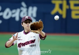 [Foto] 'Enfrentamiento de abridores: Kia Yang Hyeon-jong y Ha Young-min'