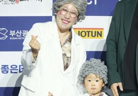 Kim Young-hee 'Let's go to Malja Show with my daughter!' [★Photo]