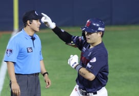 [Foto] Ko Seung-min, jonrón en solitario de 125 metros