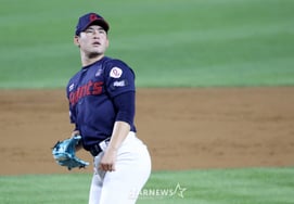 [Ảnh] Kim Jin-wook 'Sáu chiến thắng đã hiện ra'