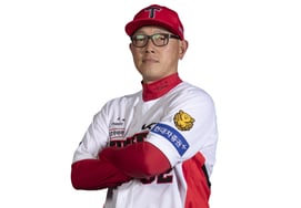 El entrenador Park Jeong-bae destaca a dos lanzadores de KIA: "Lo que más enfatizo a mis jóvenes compañeros es..." [Entrevista 4 por el 22º aniversario]