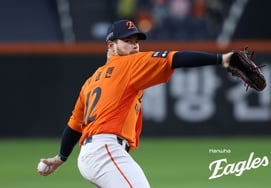 'A 5th-place gap of 7 games': Hanwha shouldn't give up on autumn baseball yet; what's the foreign investor who allowed 7 earned runs in just 1/3 inning, posting an ERA of 13.50... The manager's thoughts [Daejeon field]