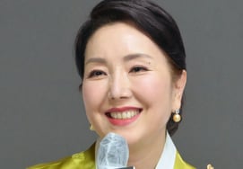 Lee Hwi-hyang menciona a su esposo, de 19 años mayor y ex miembro de una pandilla: "El rostro de una mujer no puede ocultarse" [Resumen]