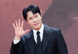 独自辩护与解释，闹得沸沸扬扬……金东完：“与朴位无利益关系，是我的过失”[全文]