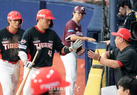[Foto] 'Lee Beom-ho celebra ' Jonrón de dos carreras en la parte baja del octavo inning por Kim Tae-gun