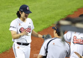 [Photo] Kwak Bin, "Finally Smiling"