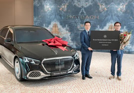 Han Sung Motor Delivers First 'New Mercedes-Maybach S-Class' to Customer