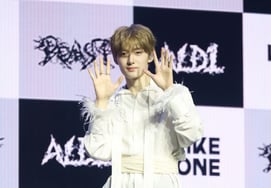 Aldi Won Sang-hyun: «Gestos de manos llenos de amor» [★FOTO]