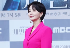Yoon Hae-young, late confession after learning of her mother's passing: "Fought pancreatic cancer... Strong mom" [Star Issue]