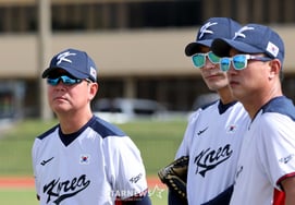 [Official Announcement] The key figures behind the WBC quarterfinal breakthrough after 17 years will reunite at AG! Ryu Ji-hyun Ho, Senior Coach Kang In-kwon, and six other coaching staff members have been finalized.