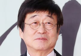 キム・チャンワン、『白い巨塔』の縁故安盤石監督を追悼..「温かいドラマは『シネマ・パラダイス』の最後のフィルムのようだ」 [専門]