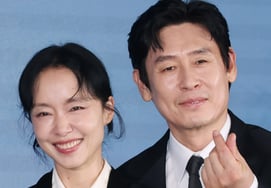 Jeon Do-yeon and Seol Kyeong-gu on Why They Chose "Possible Love": "Lee Chang-dong, Lee Chang-dong, Lee Chang-dong"