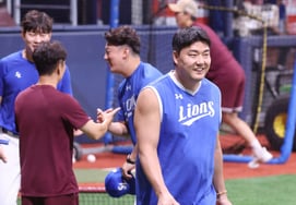 Матч между Киум Хироуз и Самсунг Лайонс в рамках 2026 года Шинхан SOL KBO Лиги состоялся 25-го числа в Сеульском стадионе «Кочхёк Скай Дам».