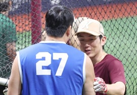 Матч между Киум Хироуз и Самсунг Лайонс в рамках 2026 года Шинхан SOL KBO Лиги состоялся 25-го числа на стадионе «Гочхёк Скай Дам» в Сеуле.