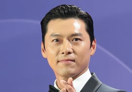 ヒョンビン、デビュー23年目にして初のバラエティ番組に挑戦..ユ・ジェソクと『隙間があれば』