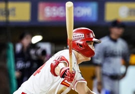 'Hit-walk-hit-walk-hit-walk-hit-hit' SSG's promised sixth inning, 'nemesis' Hanwha held back... Kim Min-jun's 5 innings, 1 earned run performance [Incheon Field Review]