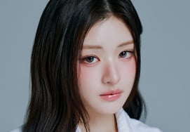 [Oficial] Fifty Fifty's Athena realiza su primer lanzamiento ceremonial en Gwangju: «Estoy emocionada y llena de expectativas»