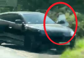 Image of Rahim Sterling at the scene of the accident. /foto=The Sun archive