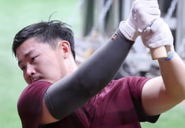 'Aparece un contratiempo para Samsung': Kiwoom recupera de forma inesperada al bateador extranjero Hira; Park Jun-hyun, con efectividad 0 ante Samsung, también entra en acción
