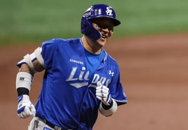 'Big Break' Choi Hyung-woo writes new 45-year KBO history! Surpasses Jose in 20 years to become oldest home run with bases loaded → Sacrificial lamb is 'Park Seok-min's son' Park Jun-hyun