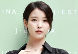 IU、ハダハダ 済州の失踪者との関連説が主張..度を越えた悪口や噂の「体調不良」 [スター・イシュー]