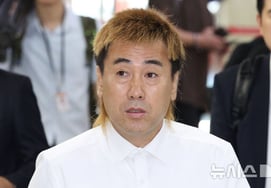 "私の息子を奪ったから、あなたの娘の留学も説明するの?"··· キム·ビョンジ、公共の論争をパク·ムンソンの私生活攻撃で『対抗』→ファンは「本質を曖昧にしないで」と冷たい視線