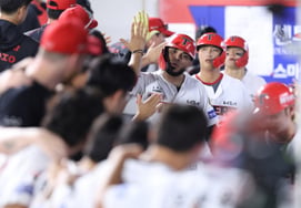 KIA's divine intervention: 'Two-run homer plus bases-loaded blast explode!' Dramatic turnaround from the brink of dismissal "Baseball has good times and bad times, but..."