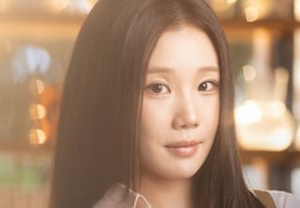"Still Can't Believe It" Momo Land's Joo-i, Surprising Update... Debuting in Musical with "Caffeine"