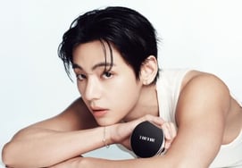 'Hiệu ứng V' của Tirtir, lần này sẽ hết hàng trong bao lâu...BTS V công bố bộ ảnh quảng cáo mới mộng mơ [K-EYES]