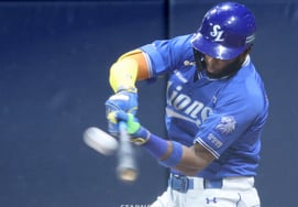 [Foto] Díaz, atrapado en el jonrón con bases llenas