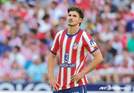 "Won't you send me to Barcelona? I'll go to Arsenal instead!" Lee Kang-in's fellow striker skips training, suddenly pivoting to EPL... ATM counters with "Give us Victor Yekkes"
