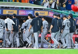 'Error-Error-Error-Fail' Hanwha did not deserve to win... showing the bitter reality of an August winning percentage of 0.188 [Incheon Field]