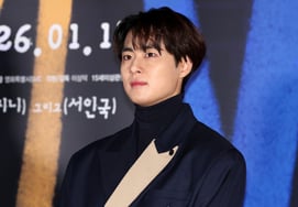 Cho Byung-kyu denies school violence allegations again... "Confirmed 'No disciplinary record' in New Zealand" [Star Scene]