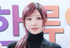 Magenta, a hair color that perfectly matches her name [★Photo]