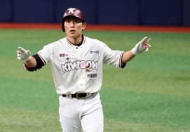 「5年ぶりに100安打→打率9位入り」引退危機の西教授の復活！ "バックアップくらいは考えていたのに···「指揮官も称賛」