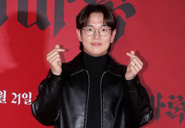 After Ki-an 84, Jang Sung-kyu also... "Communicating with a friend in Nepal; the situation is too serious"