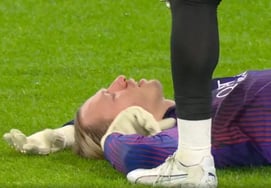 "Head thud! Fainted immediately" PSG goalkeeper loses consciousness just before the match 'major disaster'... Why did he collide with the coach?