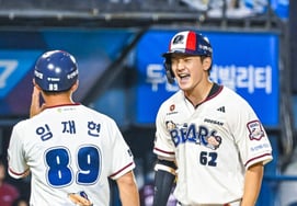 «¿Tres errores consecutivos en la tercera base? ¡Se vengará con el bate!» Ahn Jae-seok estalla con cuatro carreras impulsadas en su primer doblete de bateo consecutivo → Doosan rompe la racha de dos victorias al vencer a Kiwoom [Reseña del campo de Jamsil]