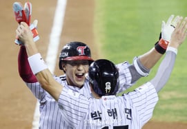 A 170km/h bullet hit decided the game! LG's Song Chan-ui reveals the unexpected secret behind his 'three-hit explosion': "I'm trying not to swing too hard" [Busan]