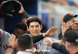 Lee Jung-hoo nổ '2G' trong một ngày! 'Nhiều hit + 3 lần ra base + RBI' trình diễn một mình → DH2 'Cú đánh vàng ngọc 7 inning' phát nổ! (Tổng hợp)