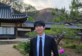 Ha Young's 'Great-Grandfather's Collaboration Controversy' Leaves Jeong Hae-in Alone with a "Bitter" Promotion [Star Issue]