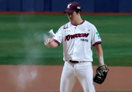 "One of next year's starting candidates" — August ERA in the single digits, top performance; manager's high expectations [Jamsil Field]