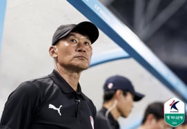 'Dẫn đầu → 6 trận không thắng → Rơi xuống hạng 6' Gầy đi nhiều Huấn luyện viên Cho Sung-hwan "Dự tính sẽ có khó khăn, nhưng không ngờ kéo dài như vậy..." [Hiện trường Suwon]
