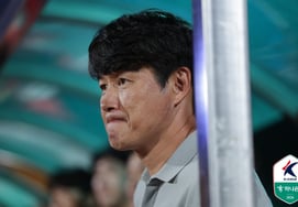 'New History' Challenge of 10 Consecutive Unbeaten Games, SuwonFC Manager Park Geon-ha: "We Must Not Be Bound by Records; What Matters More Is..." [Suwon Field]